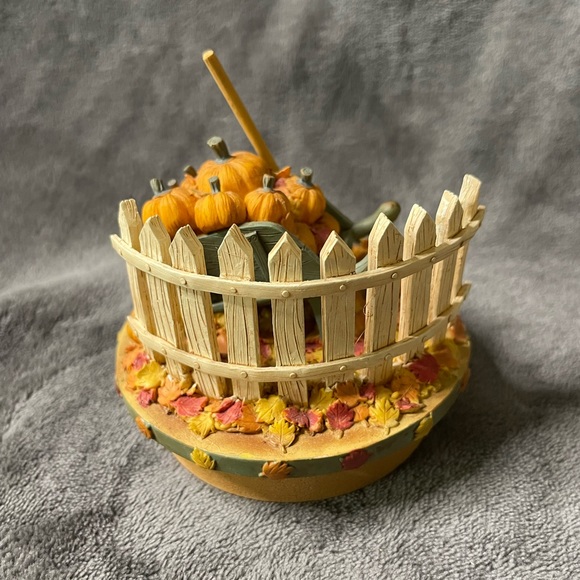 Pumpkin Patch Candle Topper 🎃 - Picture 4 of 6